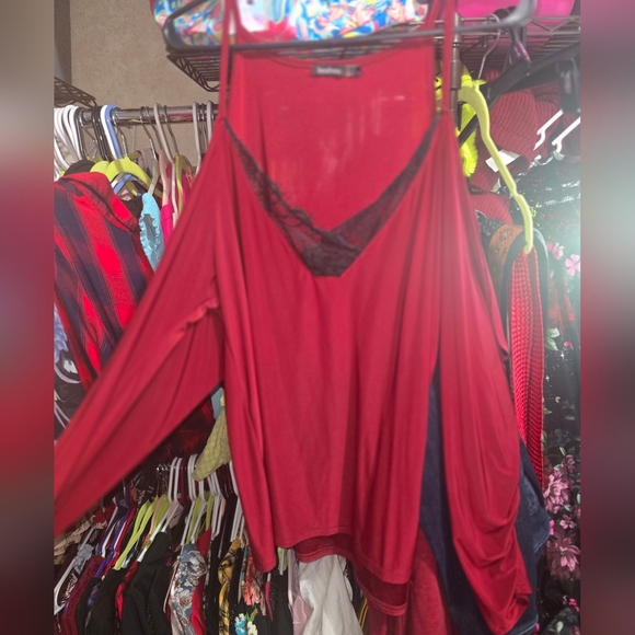 NWOT BOOHOO 16 Plus Lace Trim V Neck Cold Shoulder Top - Picture 3 of 5